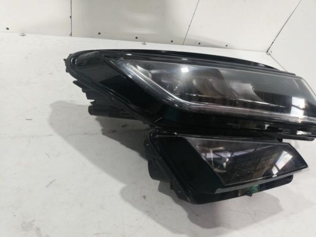 bontott SKODA KODIAQ Jobb Ledes Fényszóró