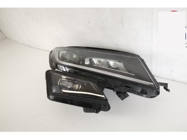 bontott SKODA KODIAQ Jobb Ledes Fényszóró