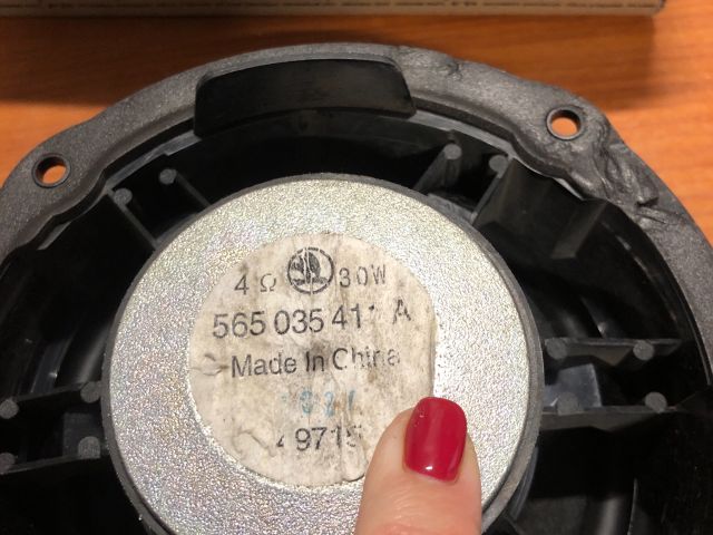 bontott SKODA KODIAQ Mélynyomó Hangszóró