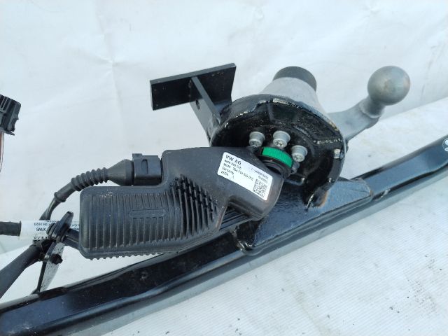 bontott SKODA KODIAQ Vonóhorog