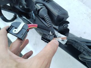 bontott SKODA KODIAQ Vonóhorog