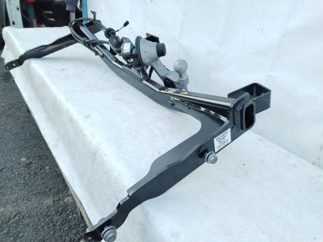 bontott SKODA KODIAQ Vonóhorog