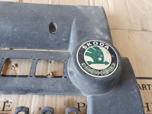 bontott SKODA OCTAVIA I Felső Motorburkolat