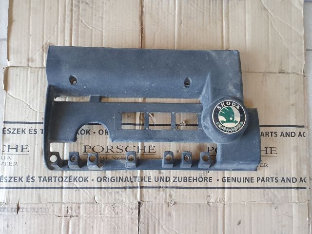 bontott SKODA OCTAVIA I Felső Motorburkolat