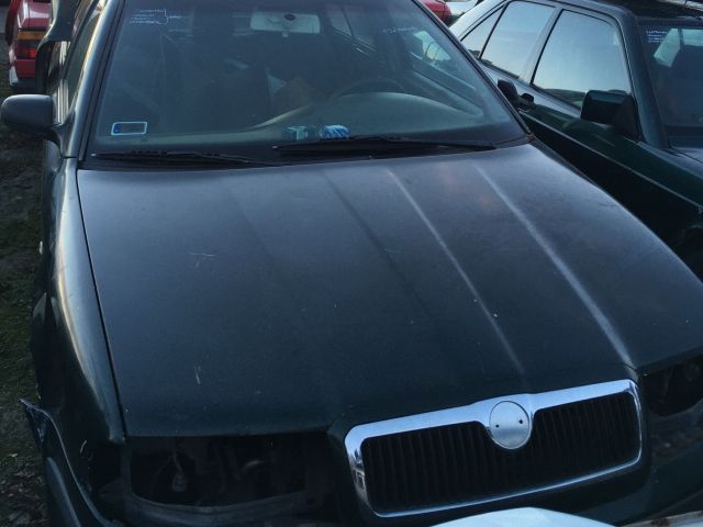 bontott SKODA OCTAVIA I Jobb első Kerékagy