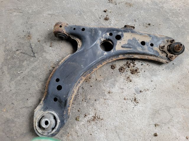 bontott SKODA OCTAVIA I Jobb első Lengőkar