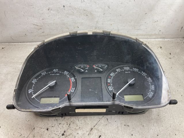 bontott SKODA OCTAVIA I Kilométeróra