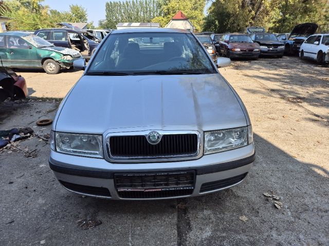 bontott SKODA OCTAVIA I Bal első Csonkállvány Kerékaggyal