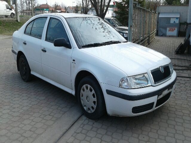 bontott SKODA OCTAVIA I Bal első Féknyereg Munkahengerrel