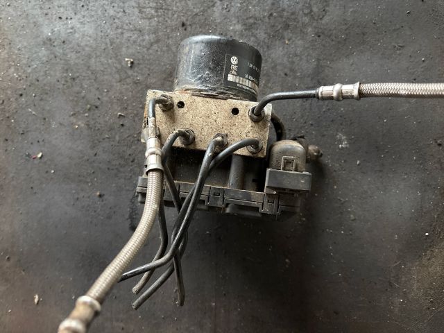 bontott SKODA OCTAVIA I ABS Kocka