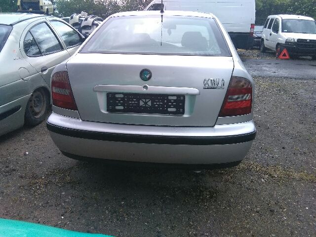 bontott SKODA OCTAVIA I Bal hátsó Kerékagy