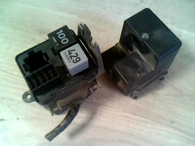 bontott SKODA OCTAVIA I Biztosítéktábla Motortér