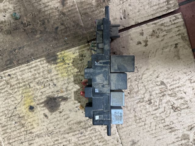 bontott SKODA OCTAVIA I Biztosítéktábla Motortér