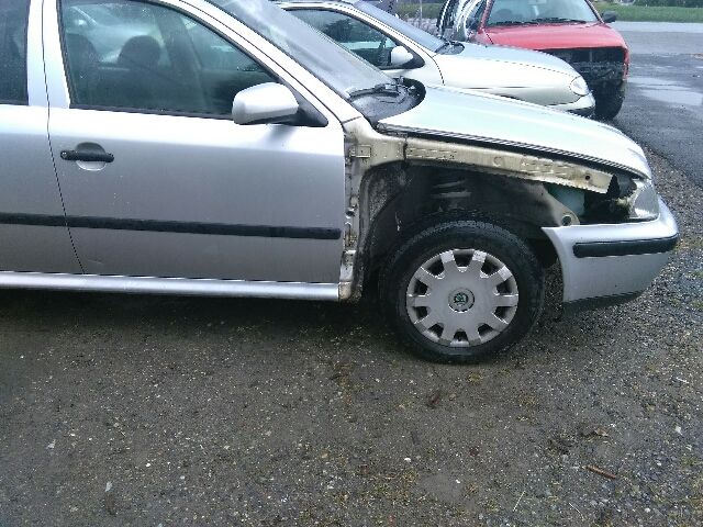 bontott SKODA OCTAVIA I Generátor Tartó Bak