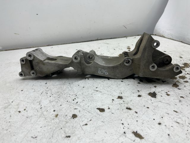 bontott SKODA OCTAVIA I Generátor Tartó Bak