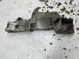 bontott SKODA OCTAVIA I Generátor Tartó Bak