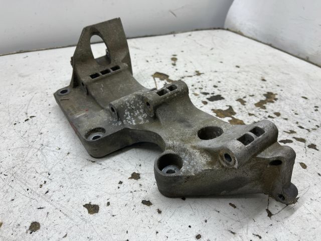 bontott SKODA OCTAVIA I Generátor Tartó Bak