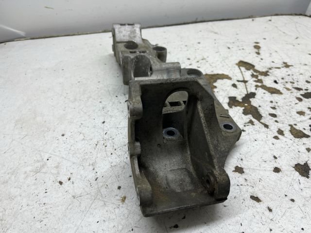 bontott SKODA OCTAVIA I Generátor Tartó Bak