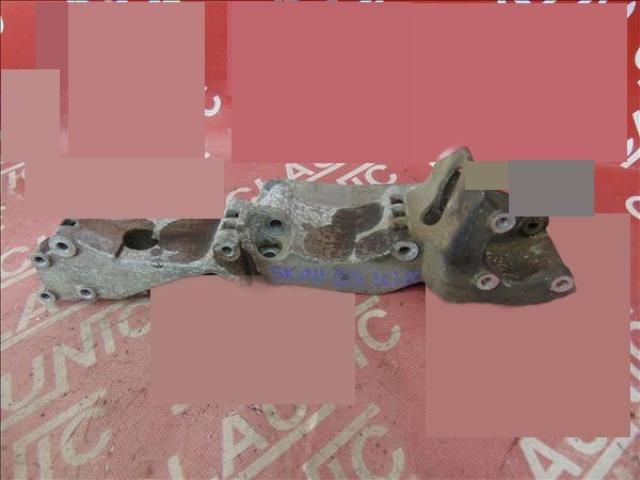 bontott SKODA OCTAVIA I Generátor Tartó Bak