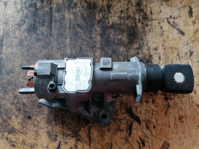 bontott SKODA OCTAVIA I Gyújtáskapcsoló Házzal