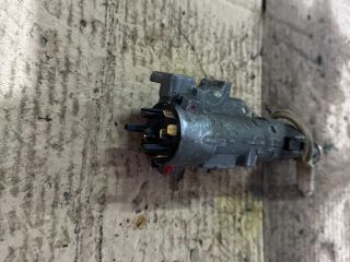 bontott SKODA OCTAVIA I Gyújtáskapcsoló Házzal