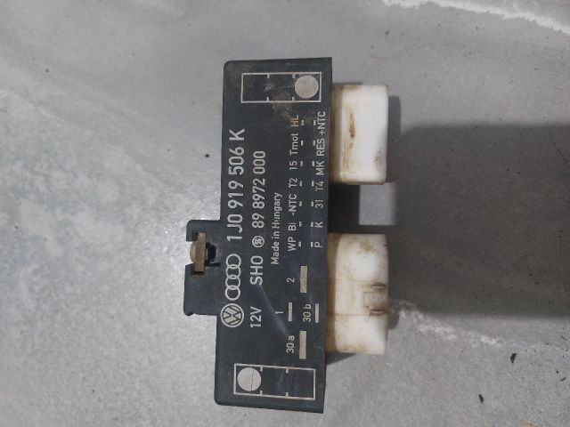 bontott SKODA OCTAVIA I Hűtőventilátor Relé