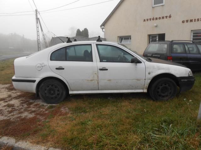 bontott SKODA OCTAVIA I Hűtőventilátor Relé