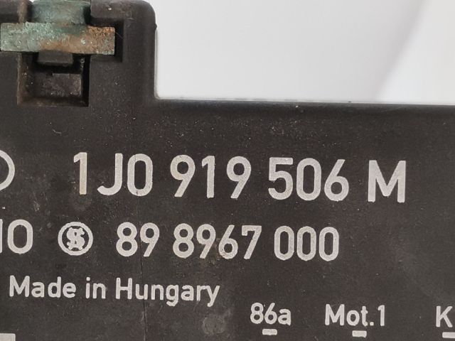 bontott SKODA OCTAVIA I Hűtőventilátor Relé