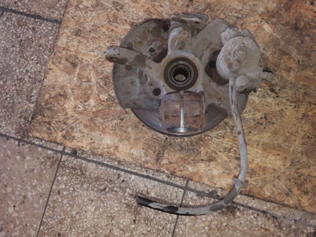 bontott SKODA OCTAVIA I Jobb első Csonkállvány Kerékaggyal