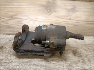 bontott SKODA OCTAVIA I Jobb első Féknyereg Munkahengerrel