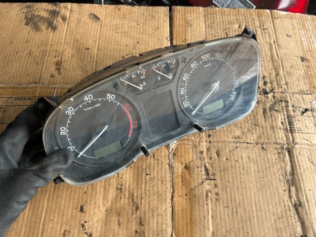 bontott SKODA OCTAVIA I Kilométeróra