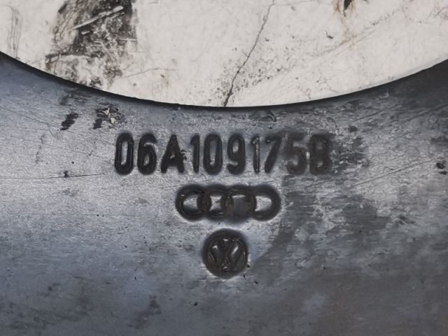 bontott SKODA OCTAVIA I Külső Alsó Vezérlés Burkolat