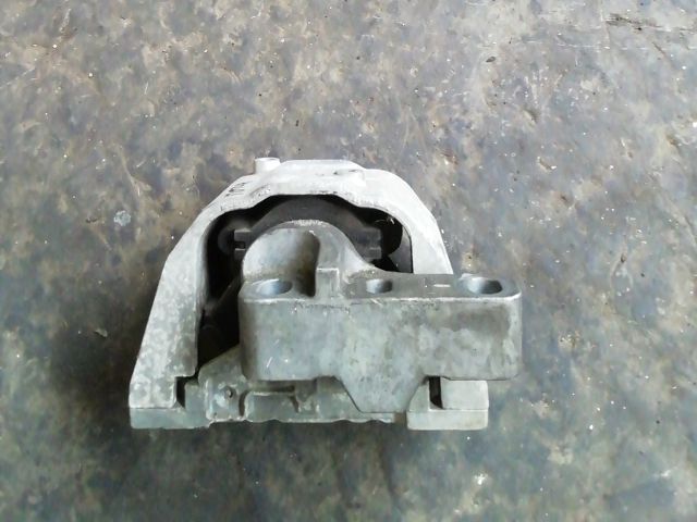 bontott SKODA OCTAVIA I Motor Tartó Bak (Fém)