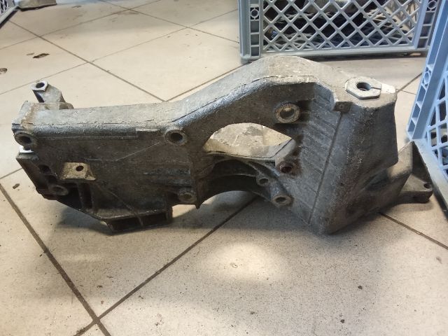 bontott SKODA OCTAVIA I Motor Tartó Bak (Pozíciófüggetlen)