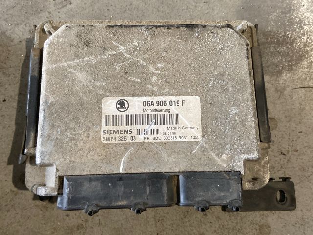 bontott SKODA OCTAVIA I Motorvezérlő