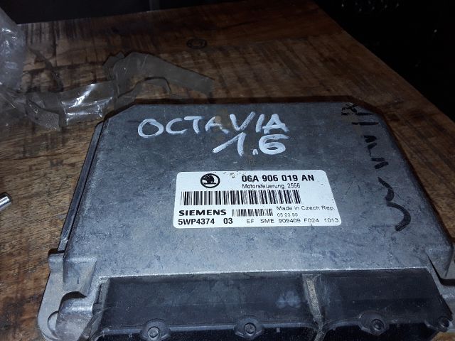 bontott SKODA OCTAVIA I Motorvezérlő