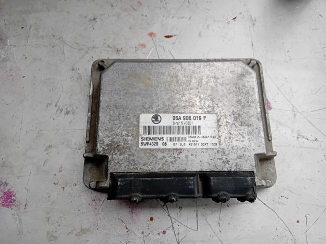 bontott SKODA OCTAVIA I Motorvezérlő