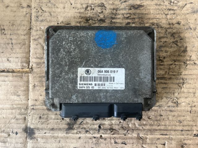 bontott SKODA OCTAVIA I Motorvezérlő