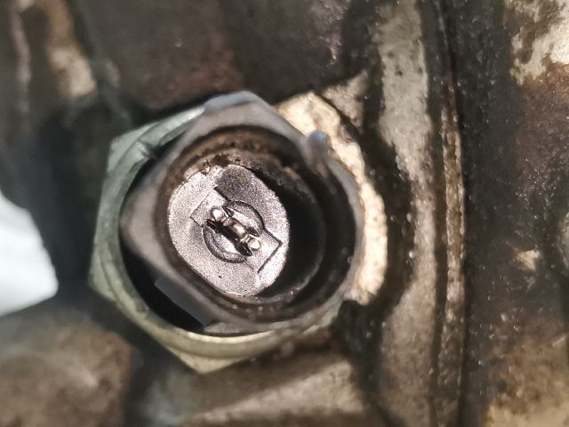 bontott SKODA OCTAVIA I Olajszűrő Ház