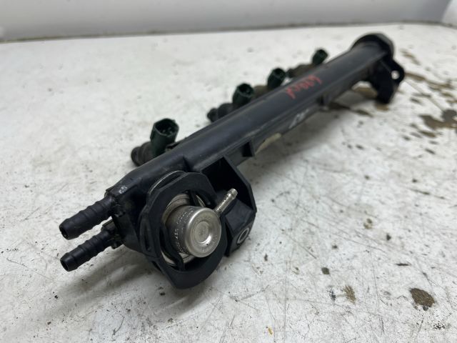 bontott SKODA OCTAVIA I Porlasztó Sor / Híd