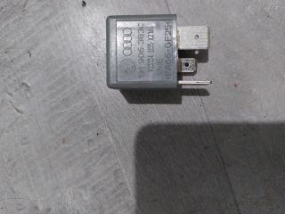 bontott SKODA OCTAVIA I Üzemanyag Szivattyú Relé