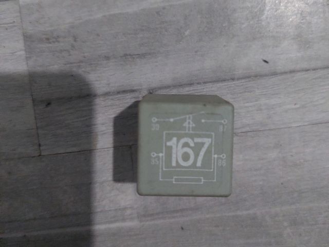 bontott SKODA OCTAVIA I Üzemanyag Szivattyú Relé