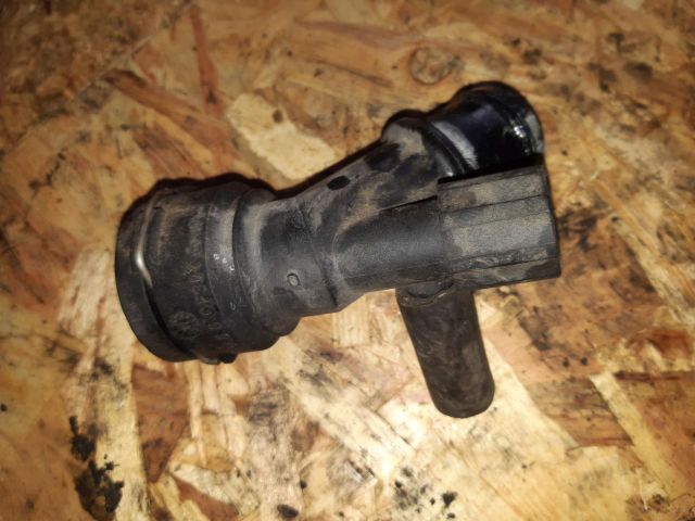 bontott SKODA OCTAVIA I Vízcső