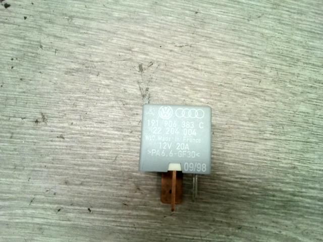 bontott SKODA OCTAVIA I Üzemanyag Szivattyú Relé