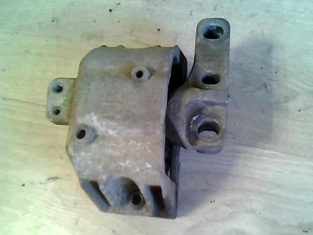 bontott SKODA OCTAVIA I Motor Tartó Bak Jobb