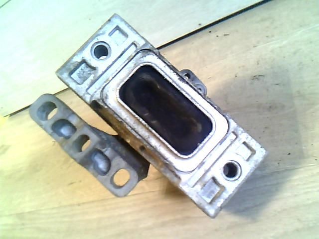 bontott SKODA OCTAVIA I Motor Tartó Bak Jobb