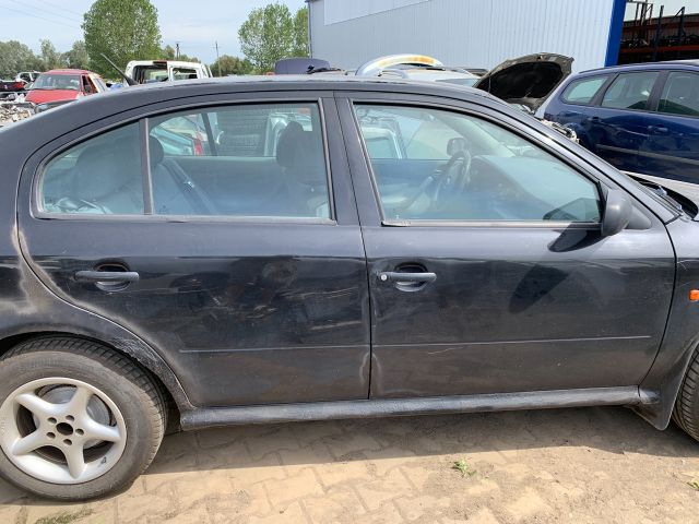 bontott SKODA OCTAVIA I Légszűrő Ház