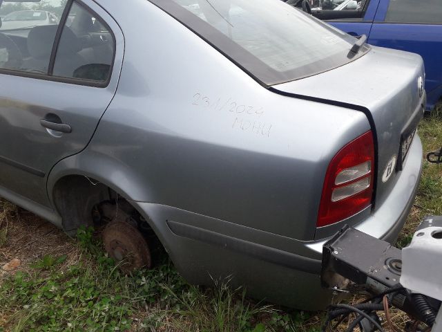 bontott SKODA OCTAVIA I Bal első Csonkállvány Kerékaggyal