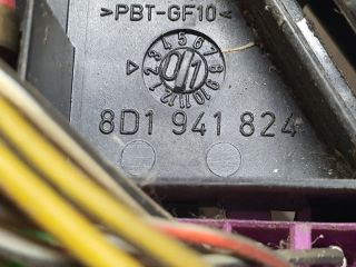 bontott SKODA OCTAVIA I Biztosítéktábla Motortér