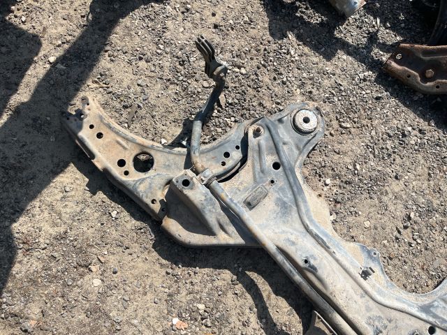 bontott SKODA OCTAVIA I Első Bölcső